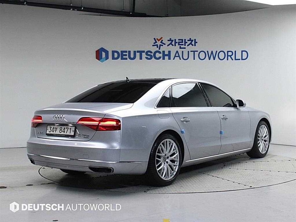 아우디 A8 60 TFSI 콰트로 LWB 사진 2/20