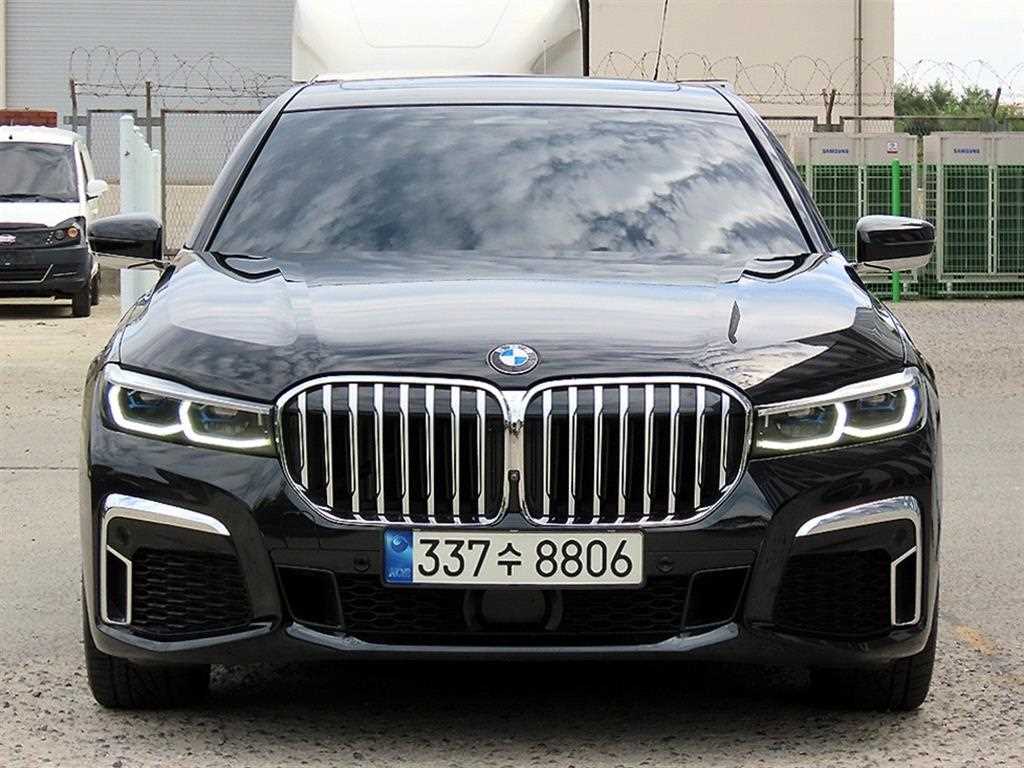 BMW 7시리즈 730d xDrive M 스포츠 사진