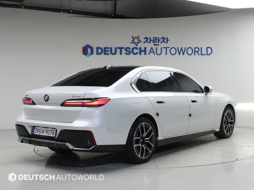 BMW 7시리즈 740i xDrive M 스포츠 사진 2/20