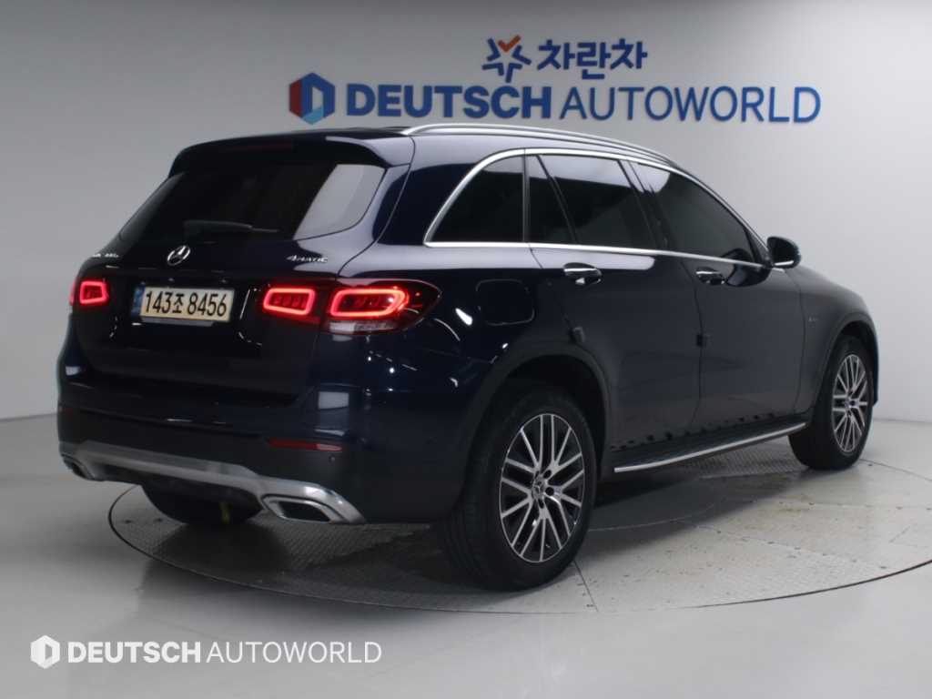 벤츠 GLC 클래스 GLC 300 e 4MATIC 사진 2/20