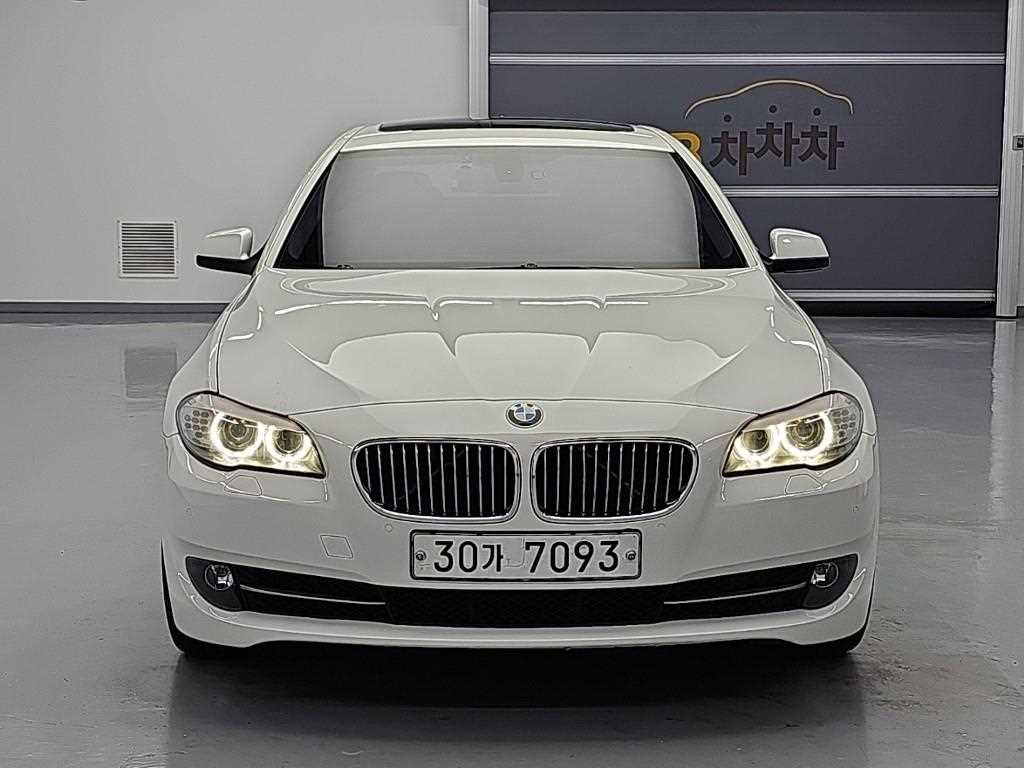 BMW 5시리즈 528i 사진 2/18
