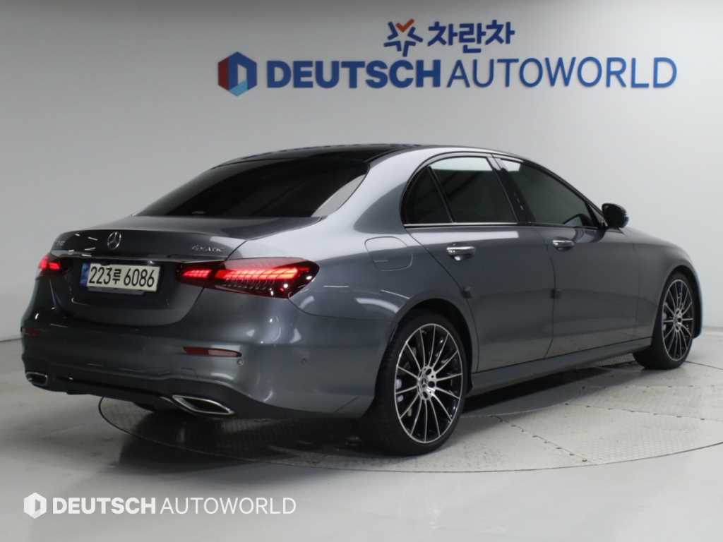 벤츠 E 클래스 E350 4MATIC AMG LINE 사진 2/20