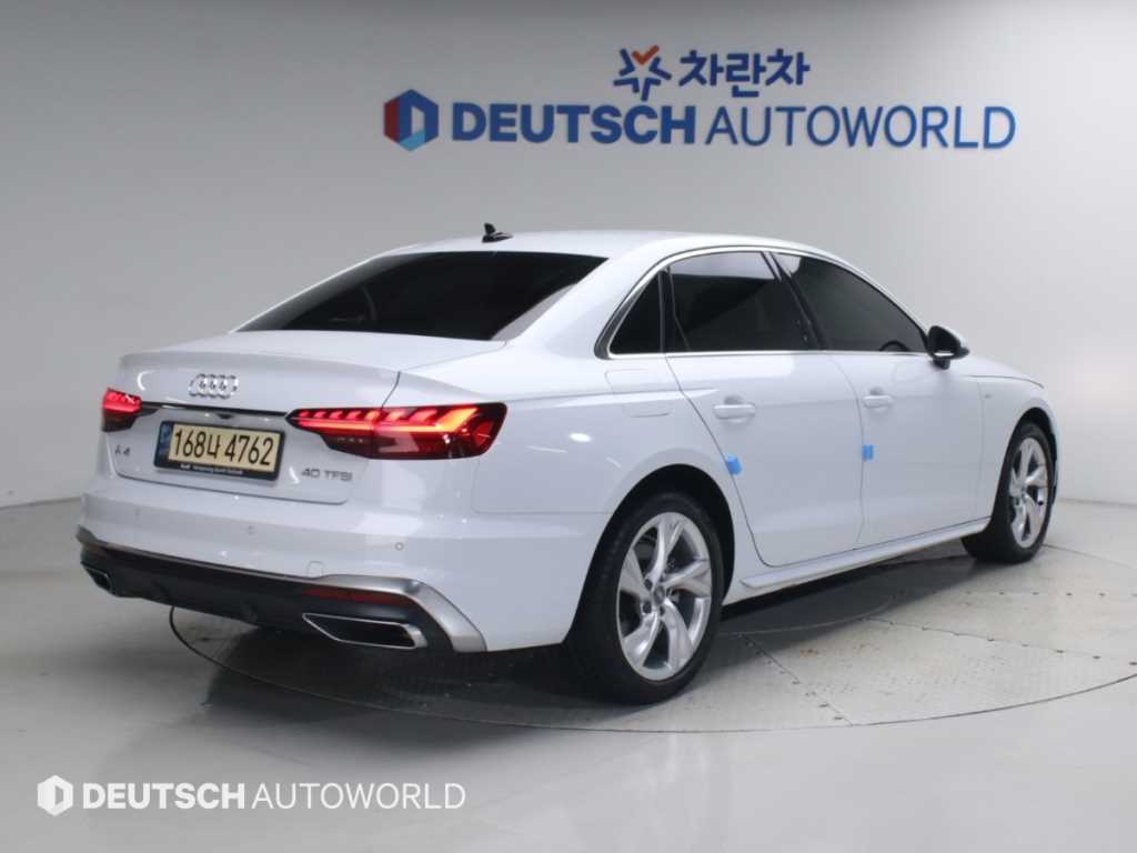아우디 A4 40 TFSI 프리미엄 사진 2/20