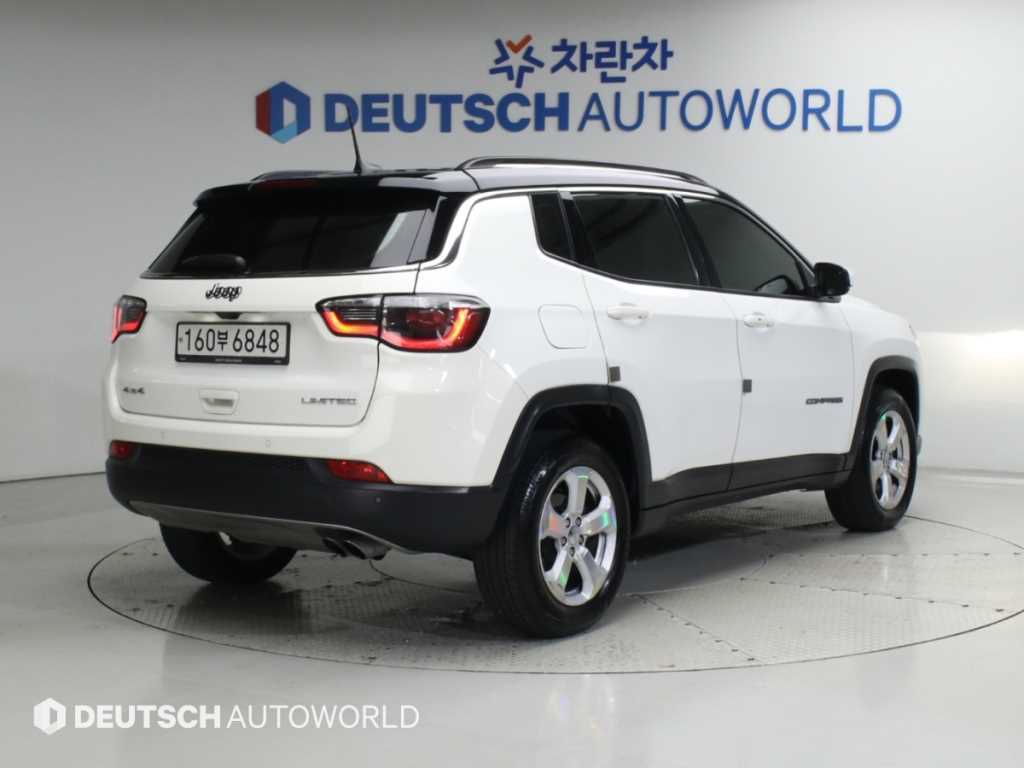 지프 컴패스 2.4 AWD 리미티드 사진 2/20
