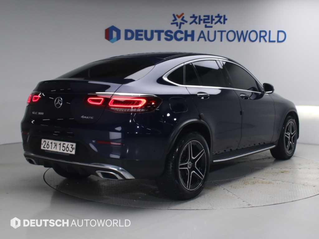 벤츠 GLC 클래스 GLC 300 4MATIC 쿠페 사진 2/20