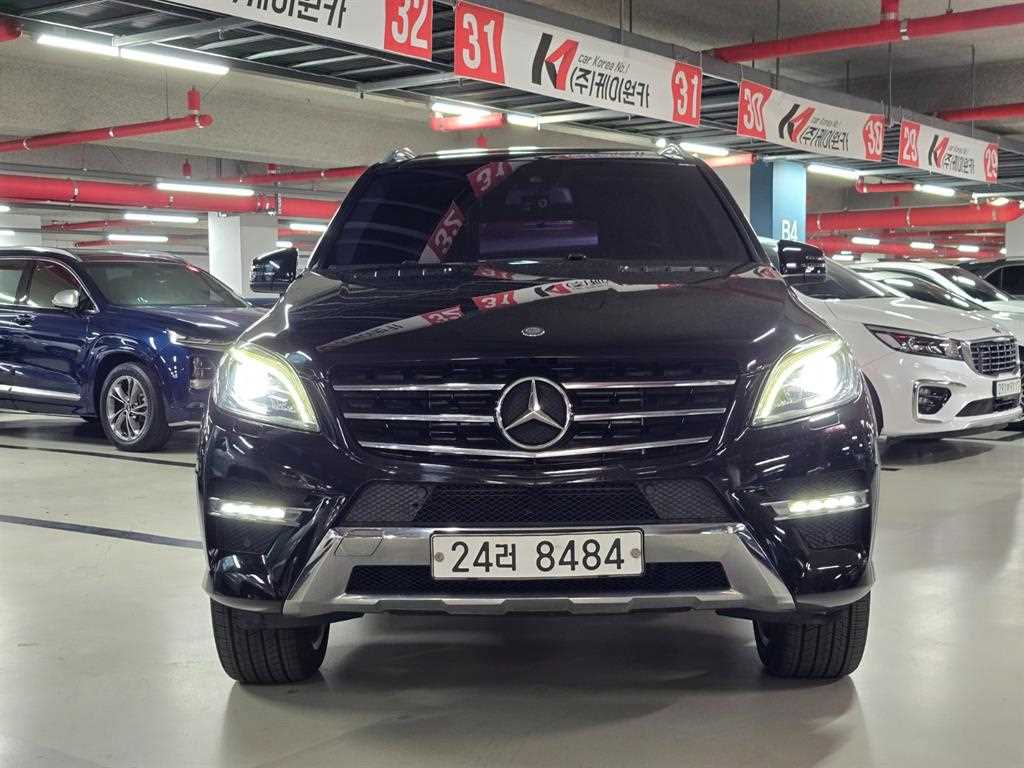 벤츠 M 클래스 ML350 블루텍 4매틱 사진 2/19