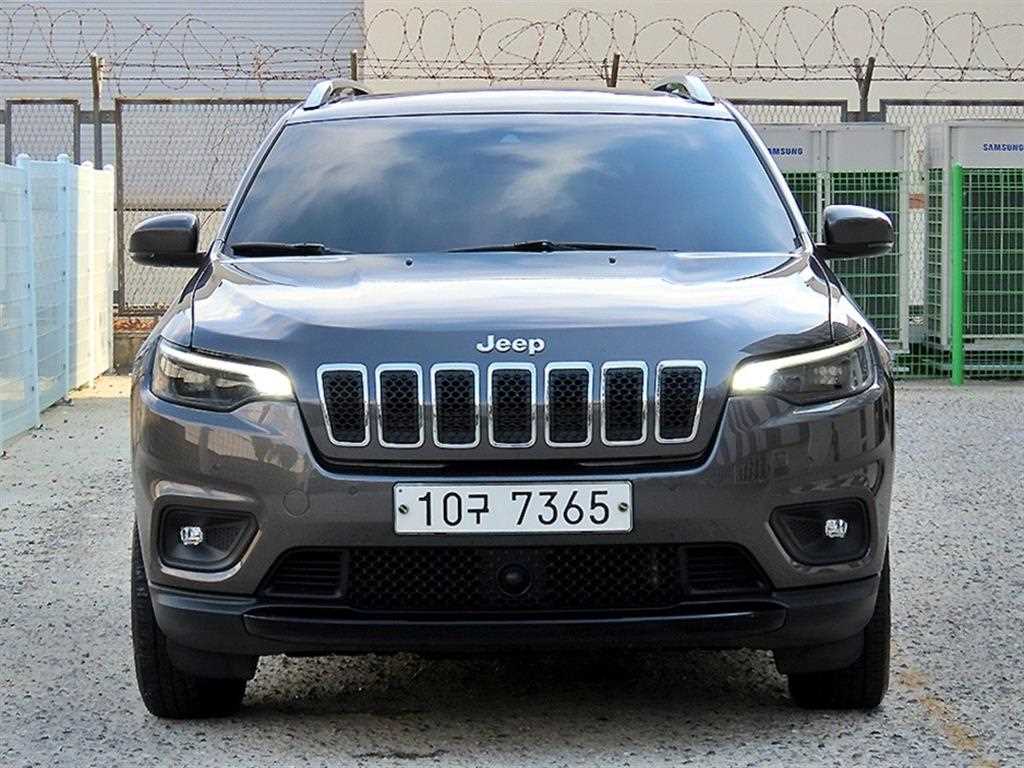 지프 체로키 2.4 론지튜드 하이 AWD 사진