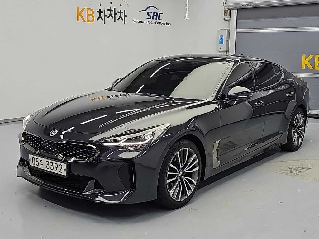 기아 스팅어 가솔린 2.0 터보 2WD 플래티넘 사진