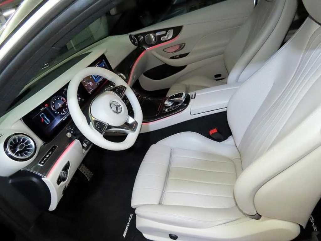 벤츠 E 클래스 E400 4MATIC 쿠페 사진