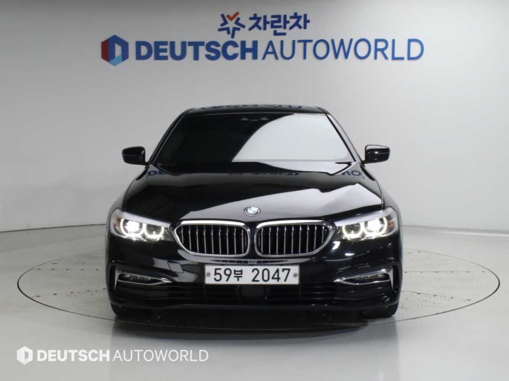 BMW 5시리즈 520i 럭셔리 사진