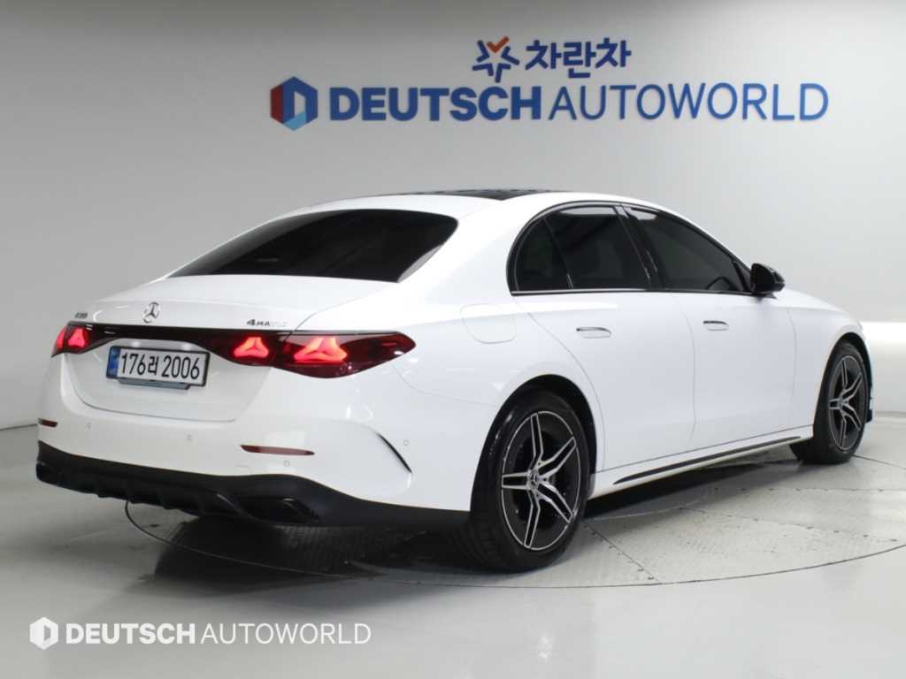 벤츠 E 클래스 E300 4MATIC 익스클루시브 사진 2/20