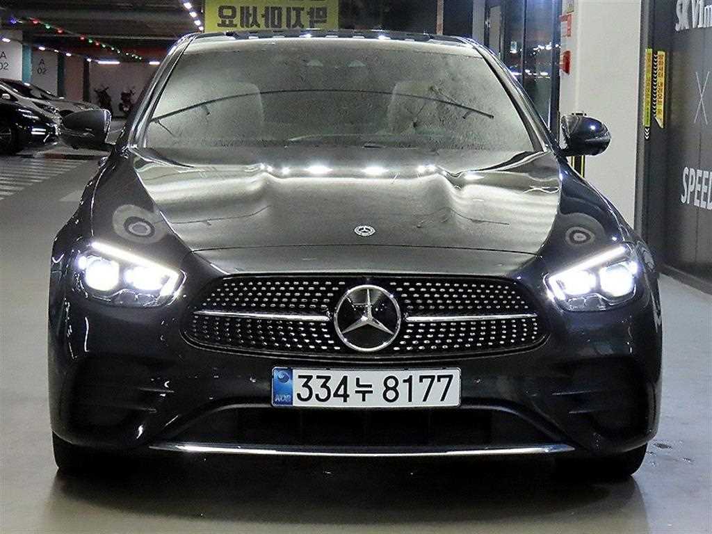 벤츠 E 클래스 E220d 4MATIC AMG라인 사진 2/20