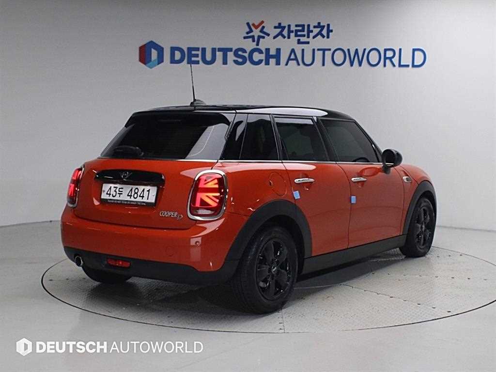 MINI 쿠퍼 5도어 기본형 사진 2/20