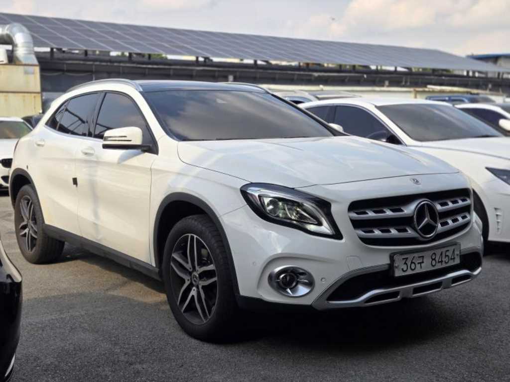 벤츠 GLA 클래스 GLA220 프리미엄 사진 2/16