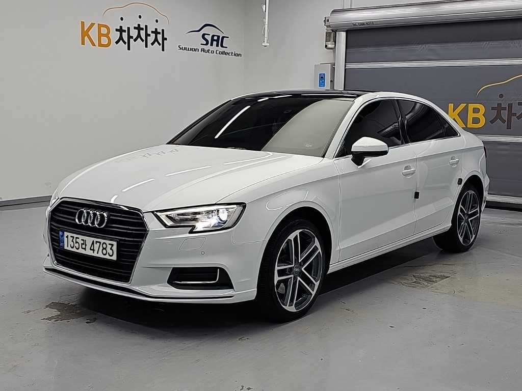 아우디 A3 40 TFSI 사진 2/18
