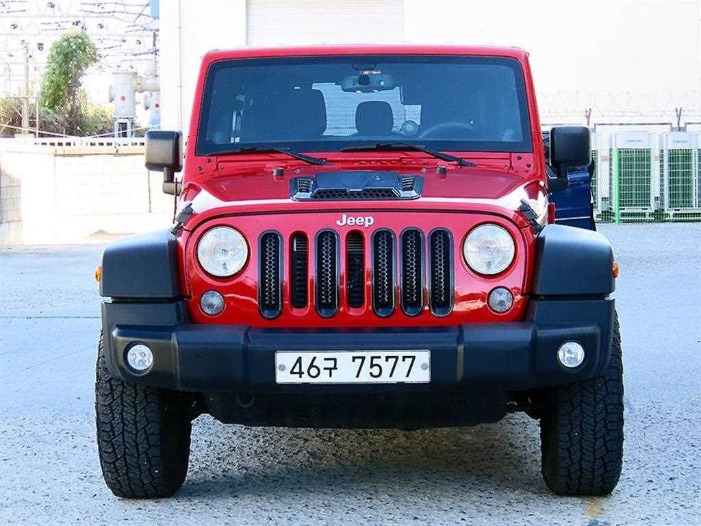 지프 랭글러 2.8 루비콘 4DR 사진