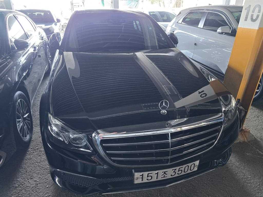 벤츠 E 클래스 E300 4MATIC 익스클루시브 사진