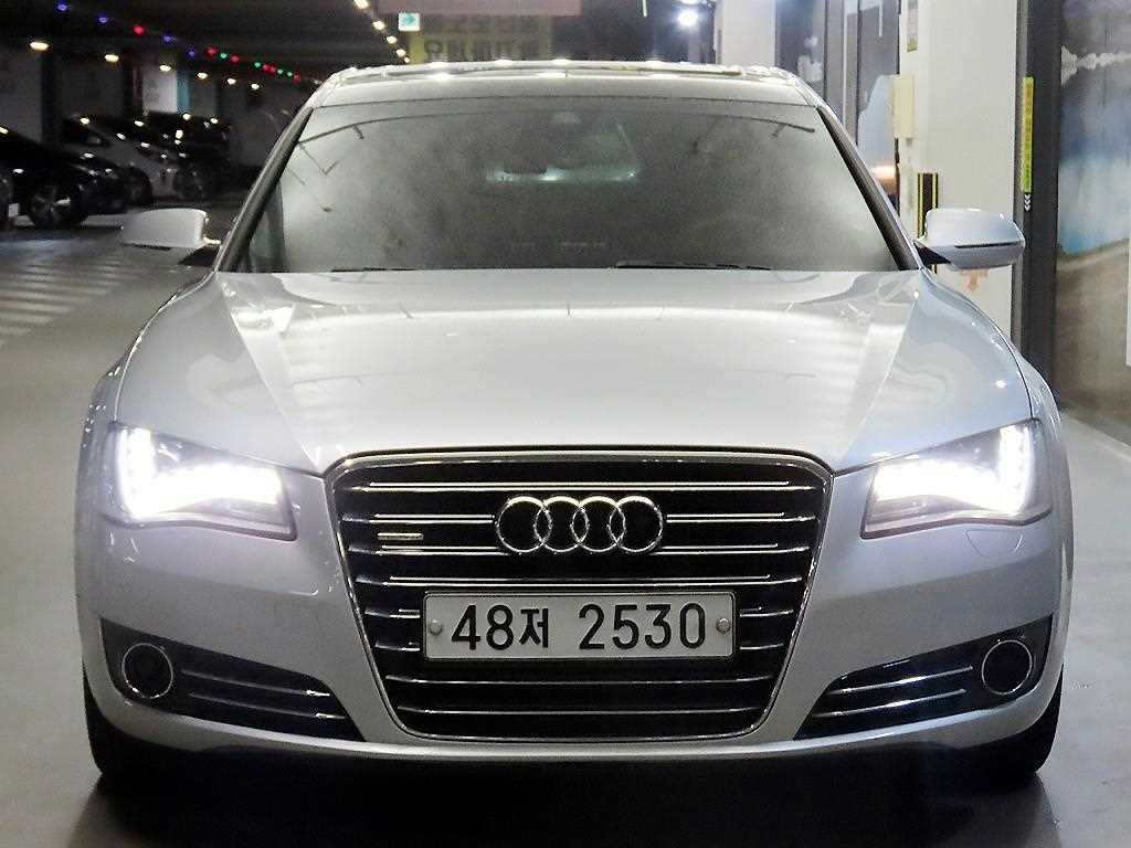 아우디 A8 4.2 FSI 콰트로 LWB 사진 2/20