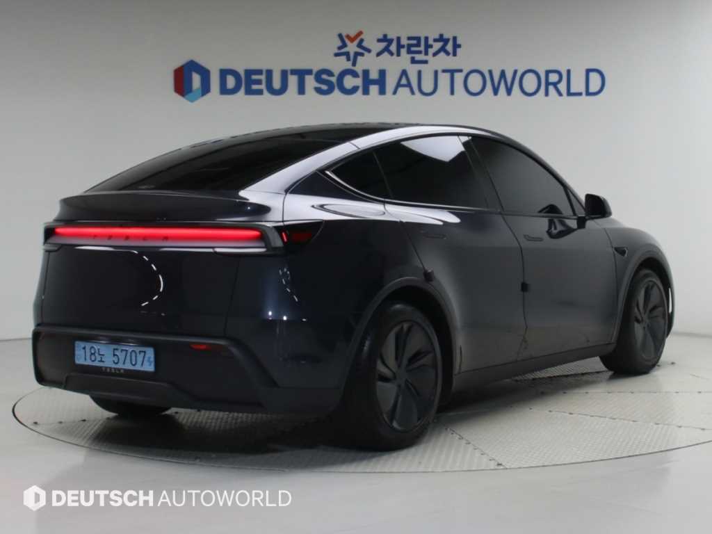 테슬라 모델 Y 프리미엄 RWD 사진 2/20