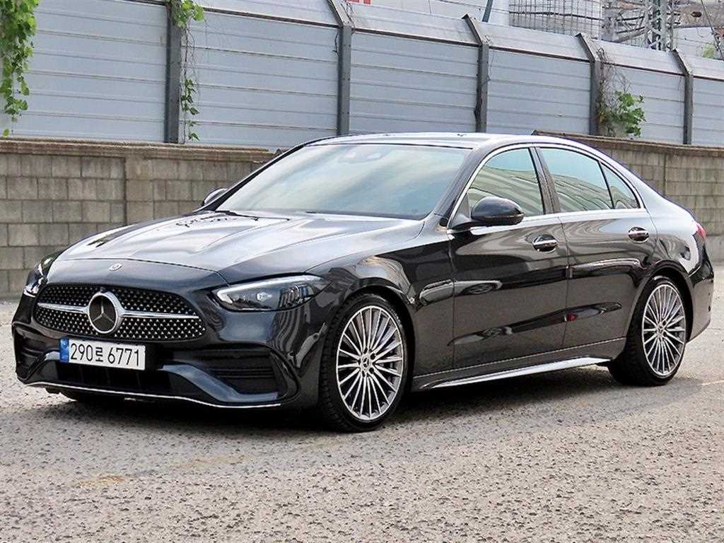 벤츠 C 클래스 C300 4MATIC AMG 라인 사진 2/20