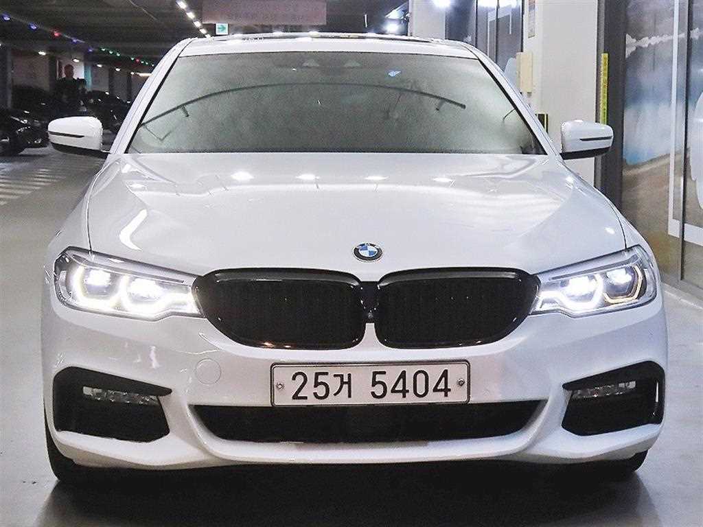 BMW 5시리즈 530i M 스포츠 플러스 사진 2/20
