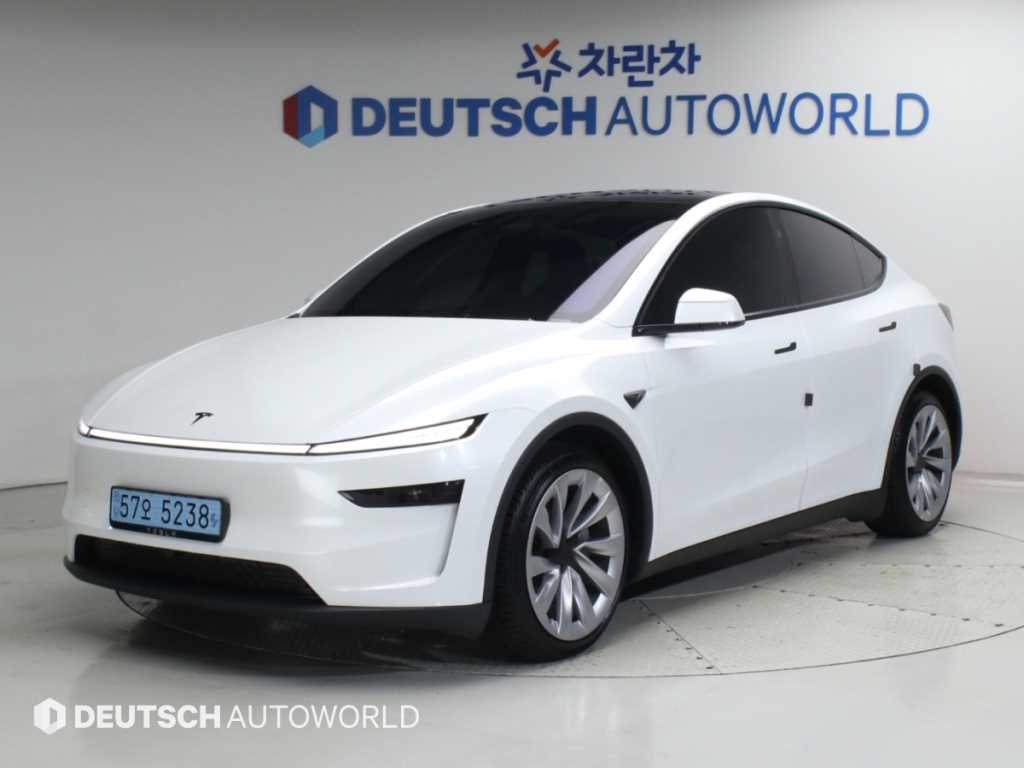 테슬라 모델 Y 롱 레인지 사진