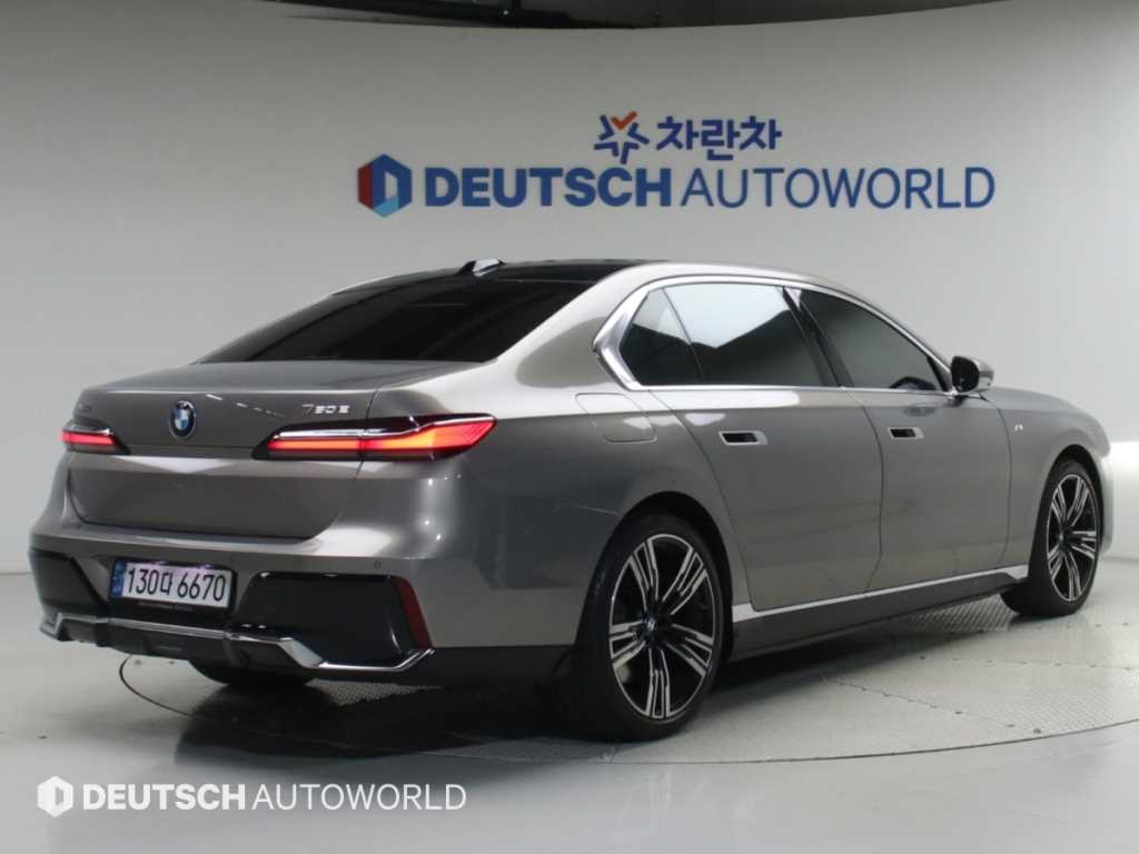 BMW 7시리즈 750e xDrive 디자인 퓨어 엑셀런스 사진 2/20