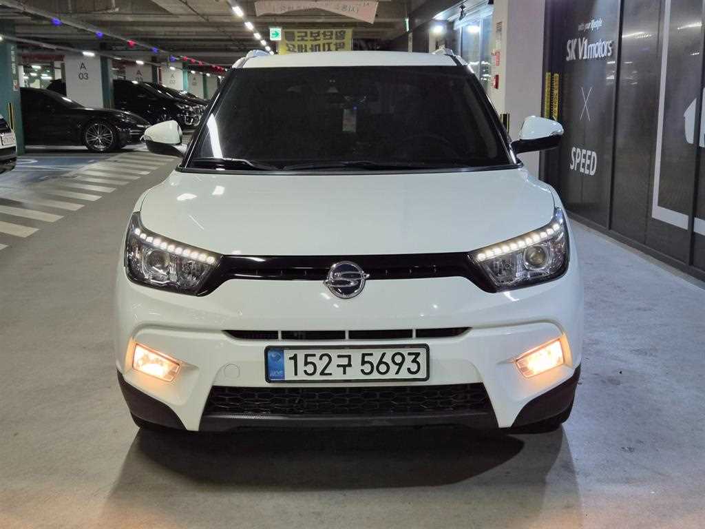 KGM 티볼리 디젤 2WD 1.6 LX 사진 2/20