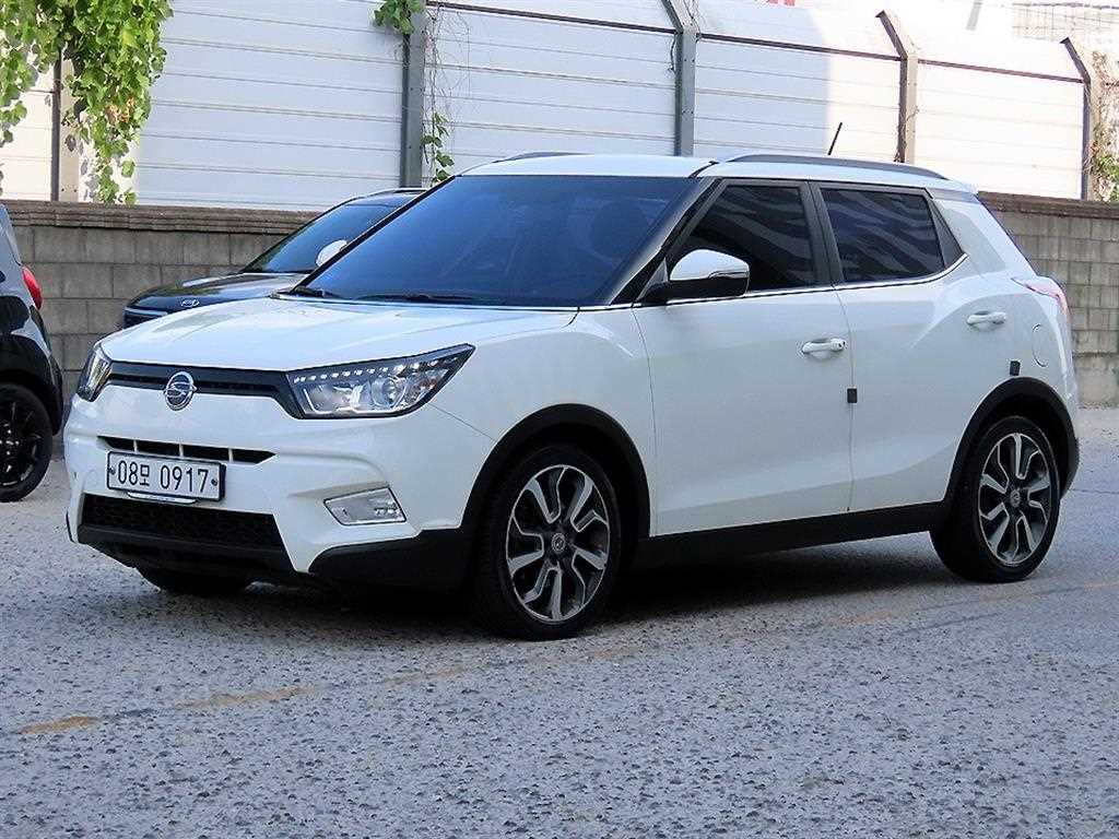 KGM 티볼리 디젤 2WD 1.6 LX 사진 2/20