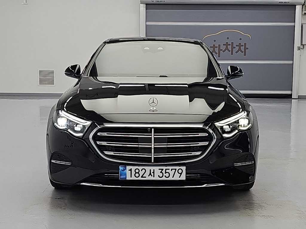 벤츠 E 클래스 E300 4MATIC 익스클루시브 사진 2/18
