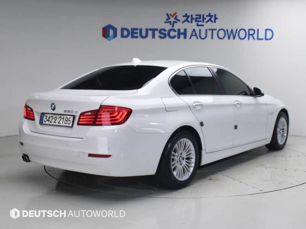 BMW 5시리즈 520d 럭셔리 플러스 사진 2/20
