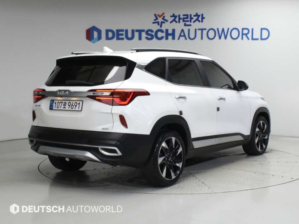 기아 셀토스 가솔린 1.6 터보 4WD 시그니처 사진 2/20