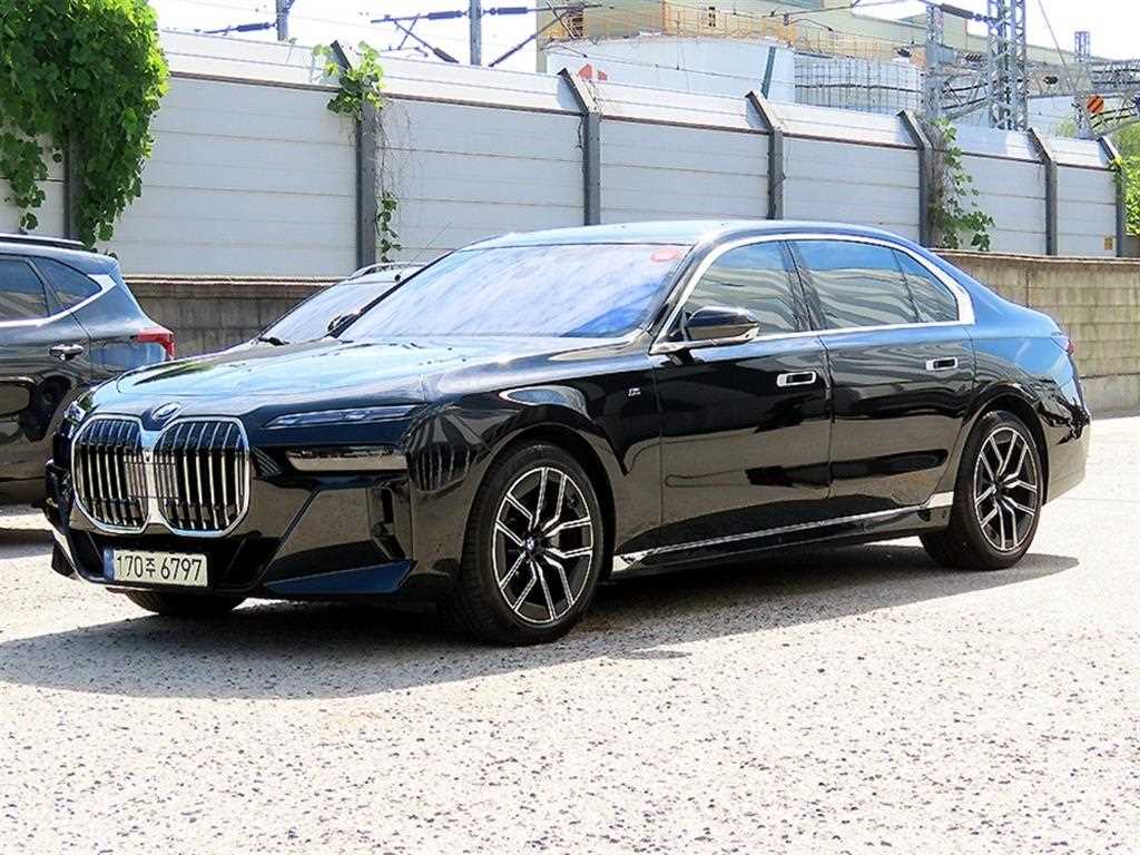 BMW 7시리즈 740i xDrive M 스포츠 사진 2/20