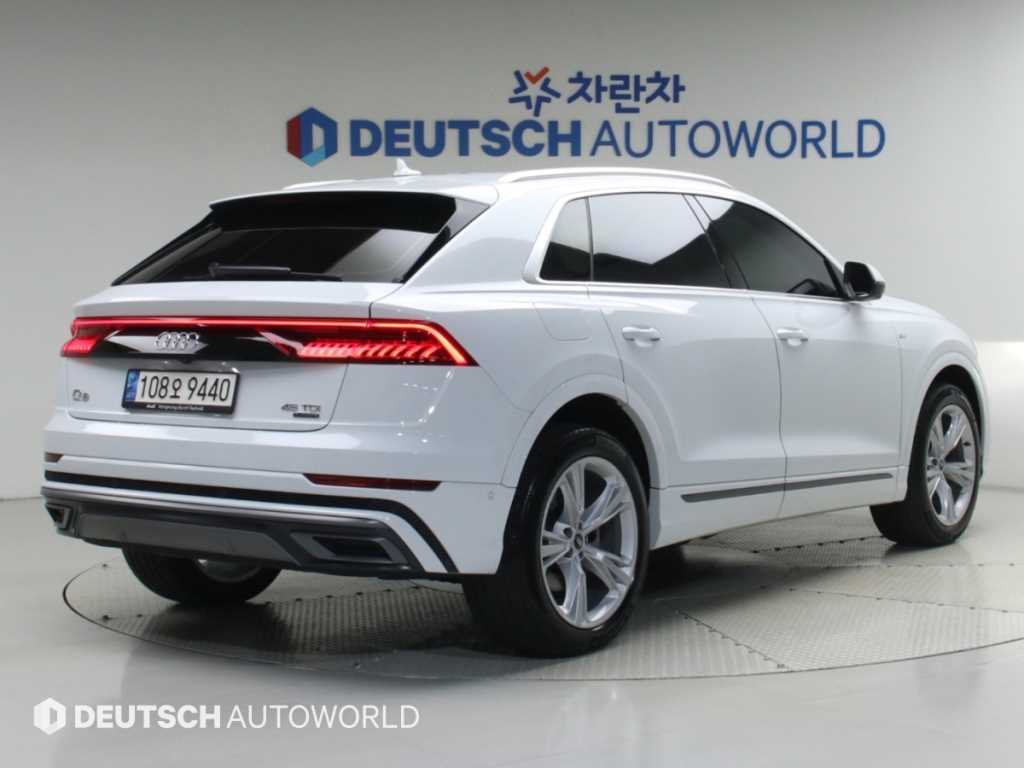 아우디 Q8 45 TDI 콰트로 프리미엄 사진 2/20