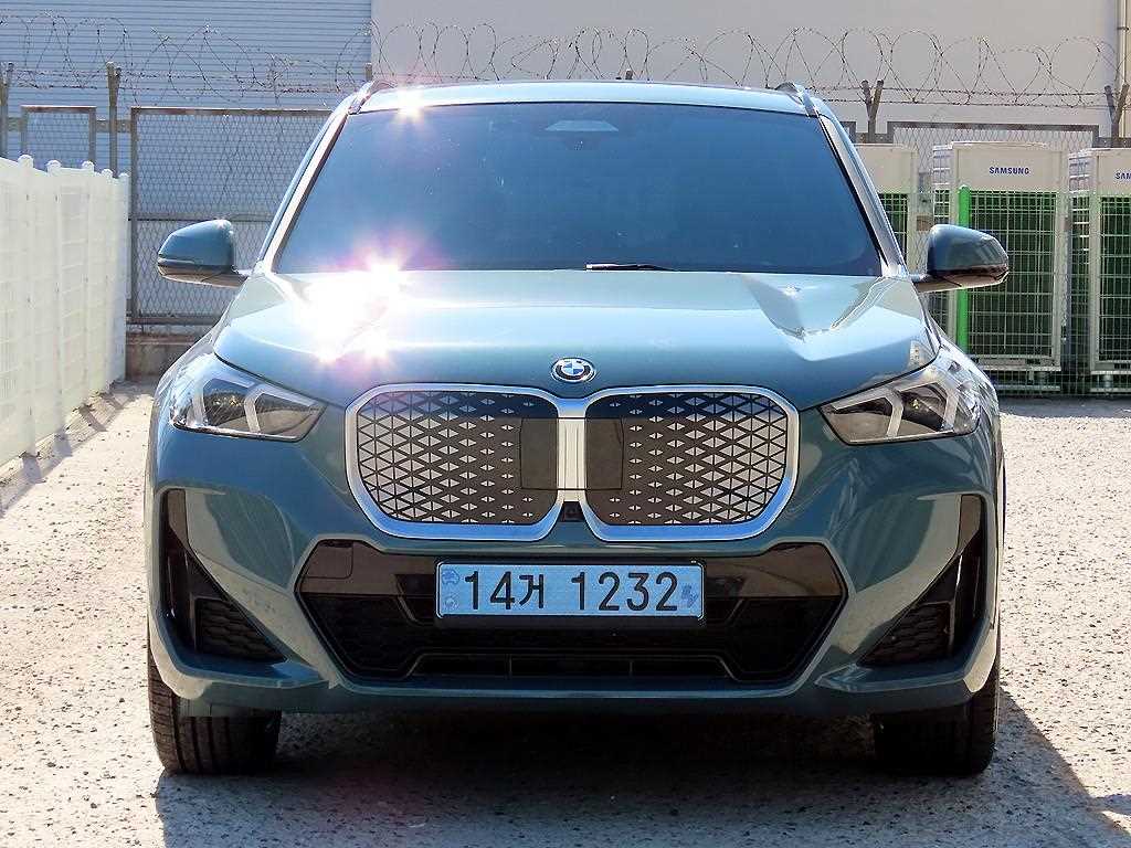 BMW iX1 xDrive 30 M 스포츠 사진 2/20