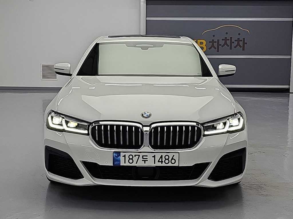 BMW 5시리즈 520i M 스포츠 사진 2/19