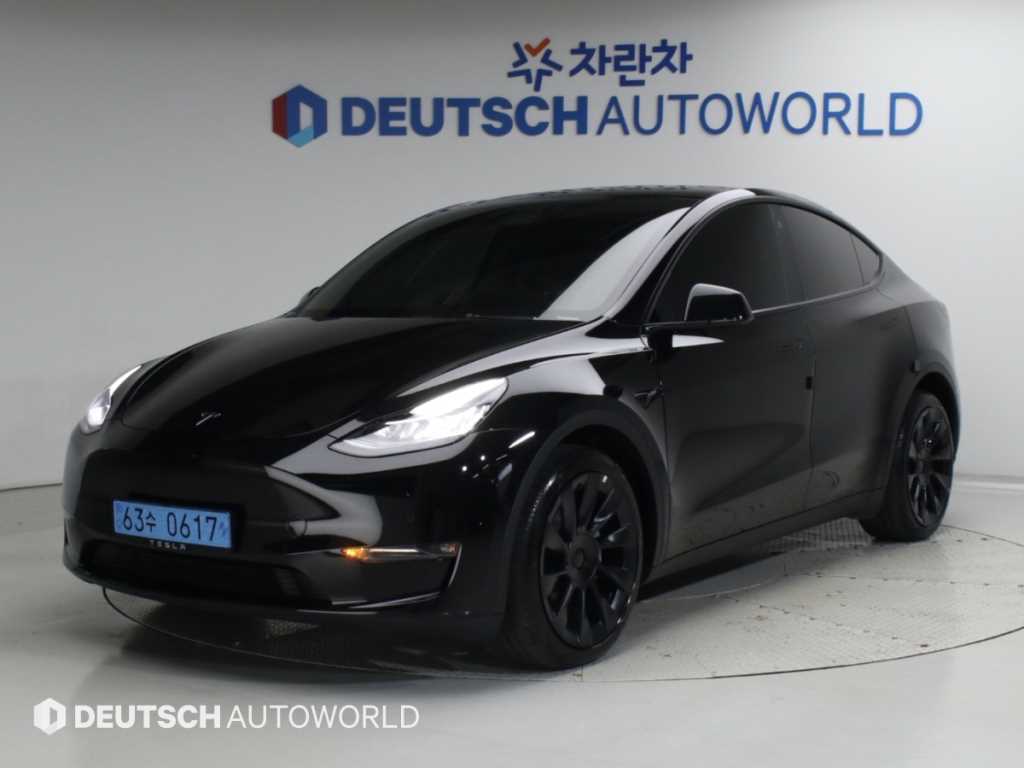 테슬라 모델 Y 롱 레인지 사진