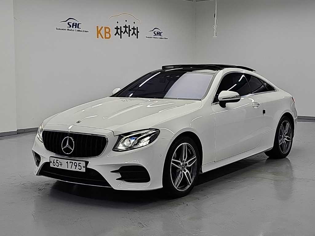 벤츠 E 클래스 E220d 쿠페 사진