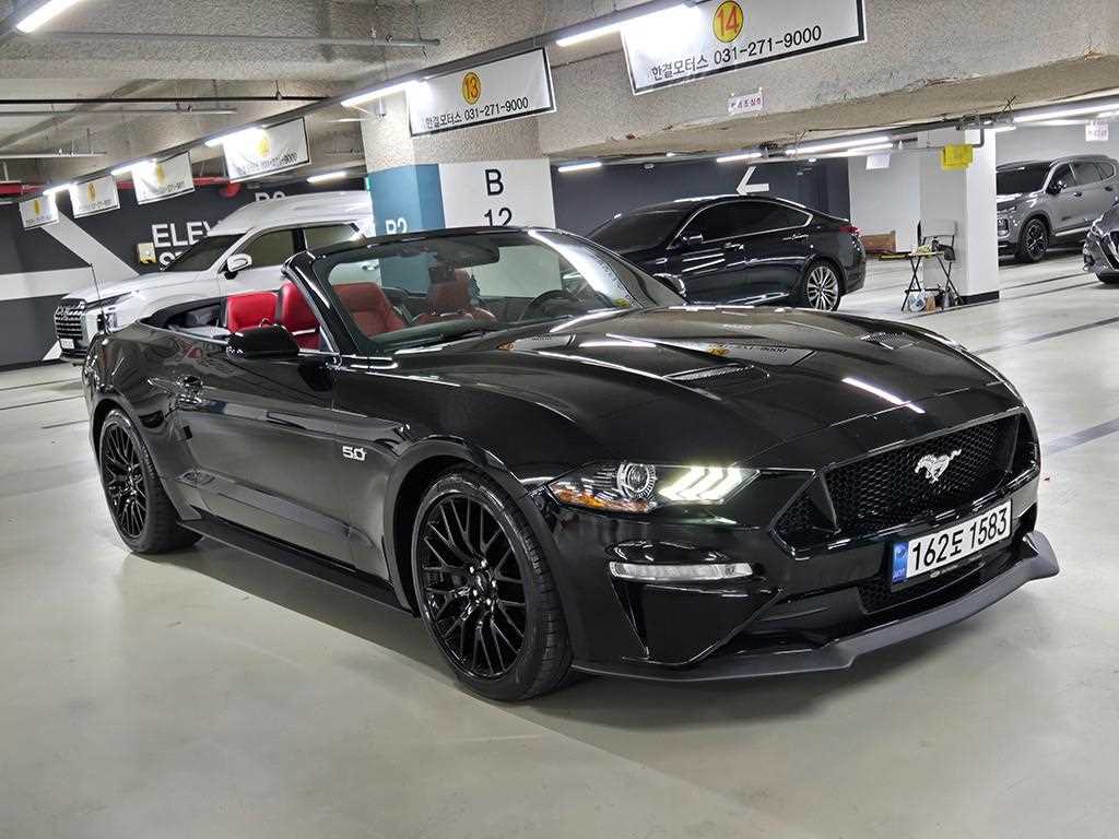 포드 머스탱 5.0 GT 컨버터블 사진