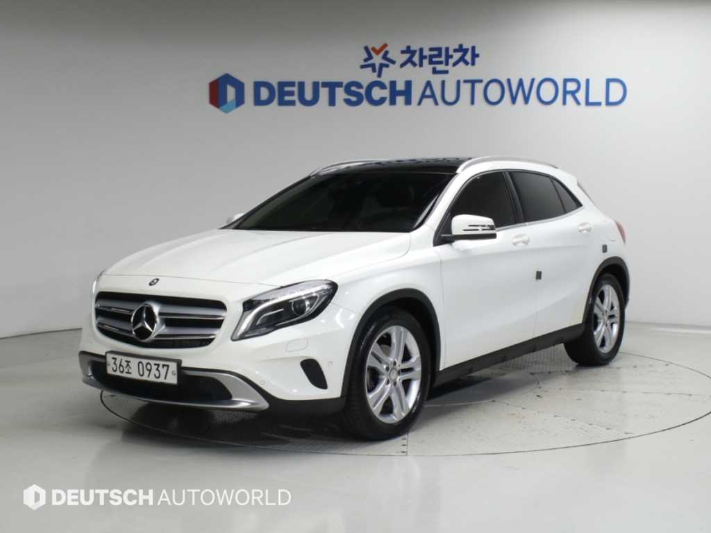 벤츠 GLA 클래스 GLA200 D 사진