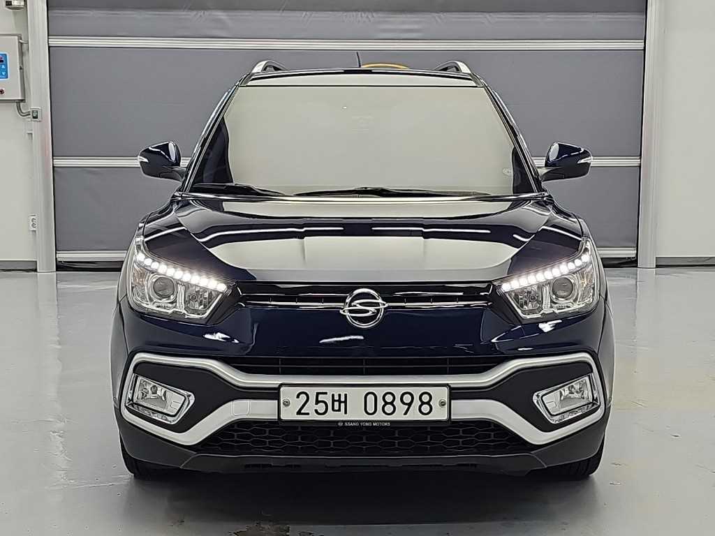 KGM 티볼리 2WD 디젤 1.6 IX 사진 2/20