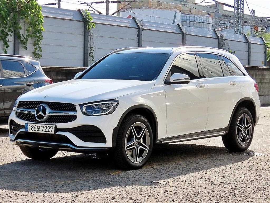 벤츠 GLC 클래스 GLC 300 e 4MATIC 사진 2/20
