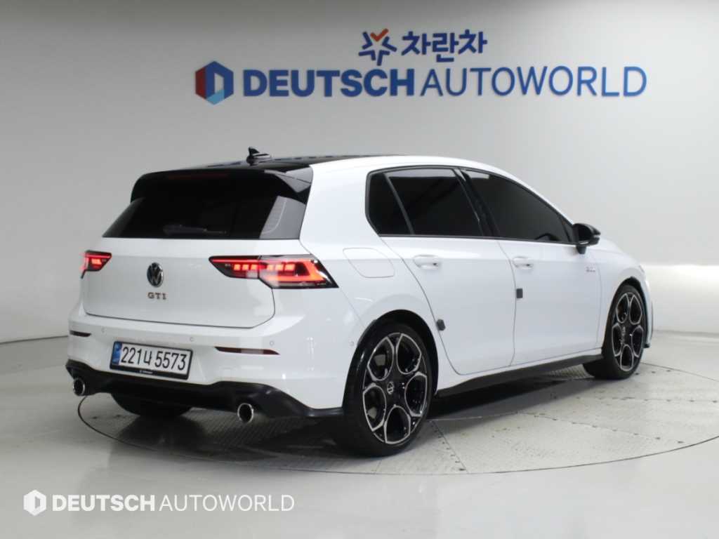 폭스바겐 골프 2.0 GTI 사진 2/20