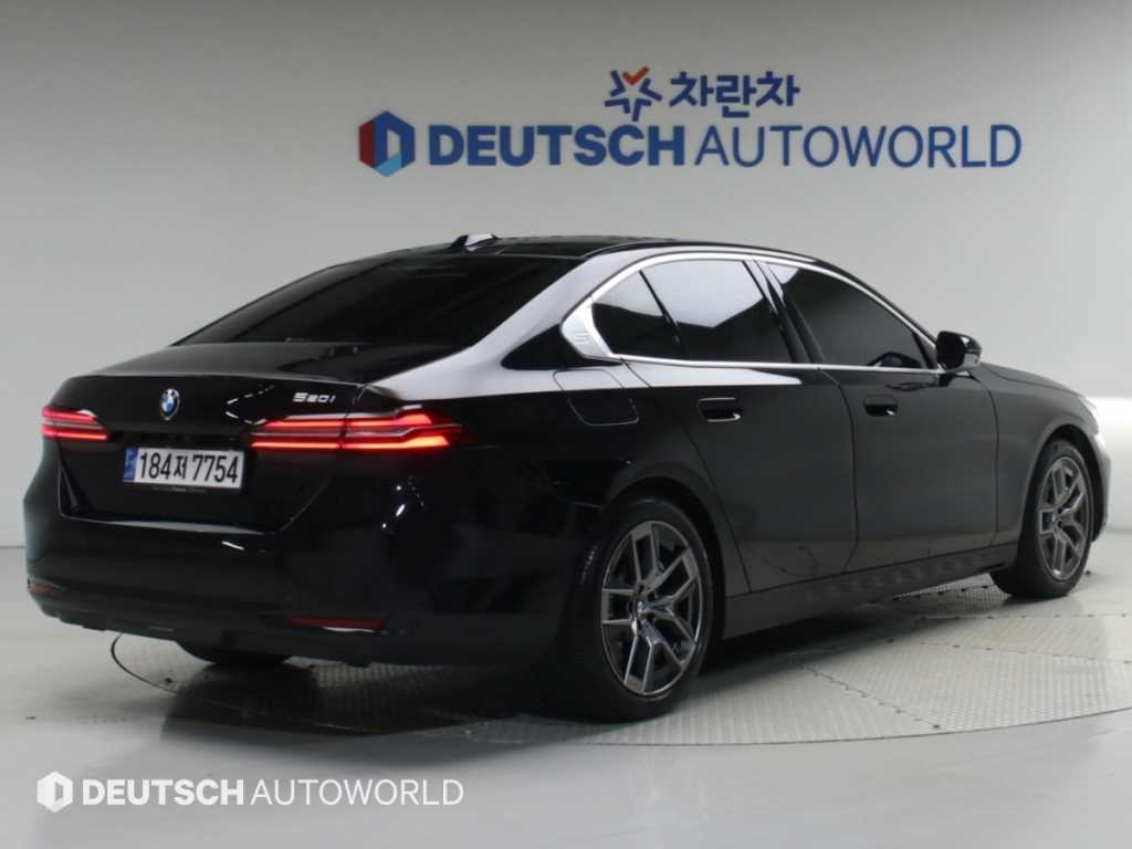 BMW 5시리즈 520i 기본형 사진 2/20