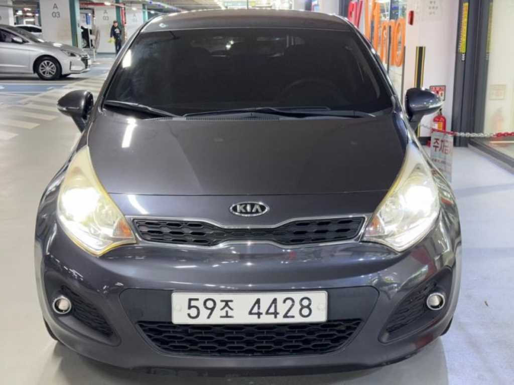 기아 프라이드 5DR 1.6GDI 프레스티지 사진