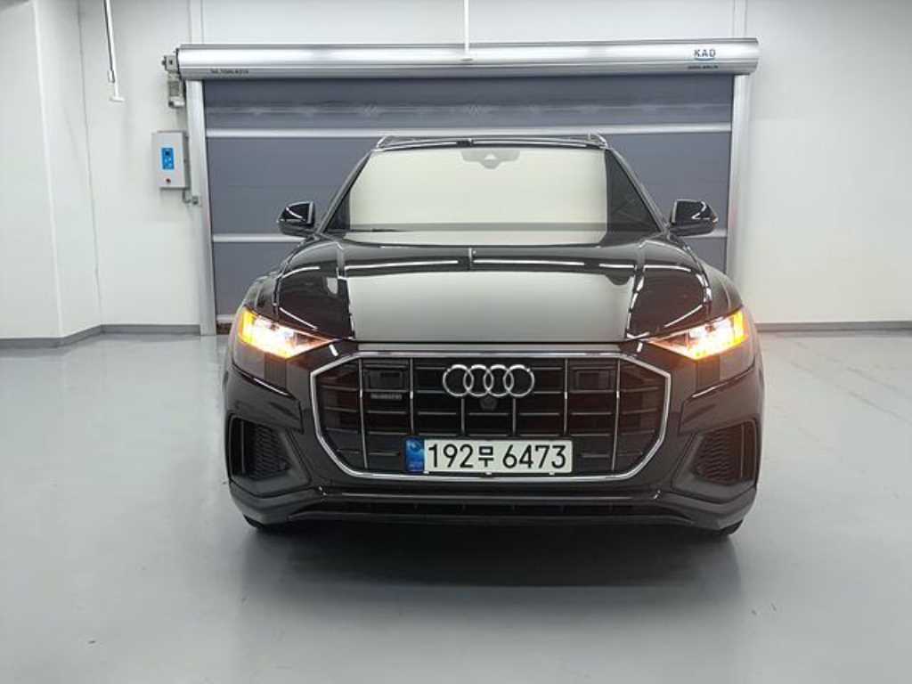 아우디 Q8 45 TDI 콰트로 프리미엄 사진 2/20