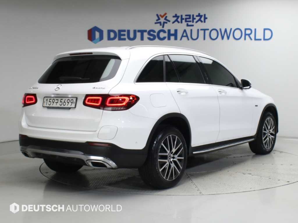 벤츠 GLC 클래스 GLC 300 e 4MATIC 사진 2/20