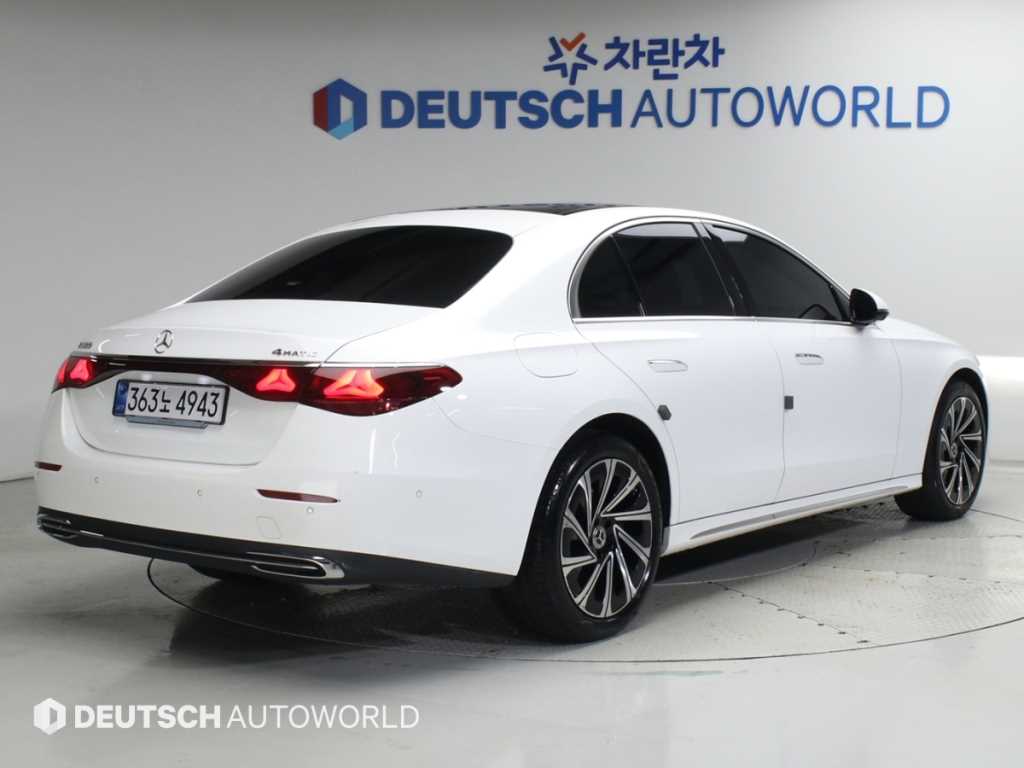 벤츠 E 클래스 E300 4MATIC 익스클루시브 사진 2/20