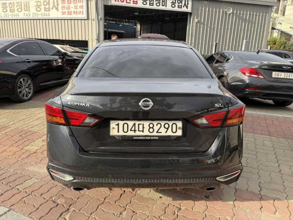 닛산 알티마 2.5 SL 테크 사진 2/11