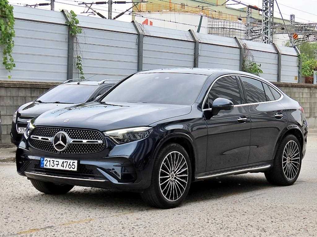 벤츠 GLC 클래스 GLC300 4MATIC 쿠페 사진 2/20